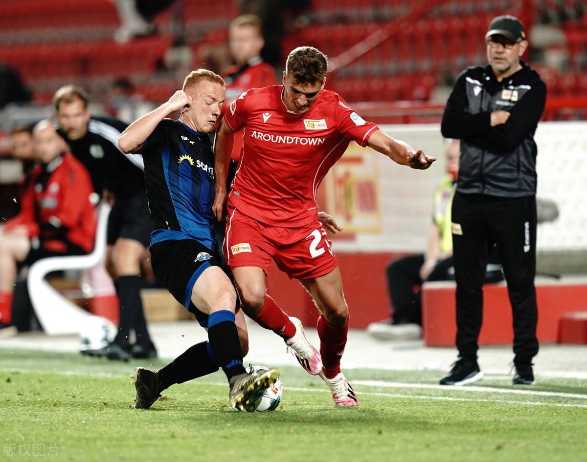 柏林赫塔主场惨败，成绩下滑难掩球队困境的简单介绍