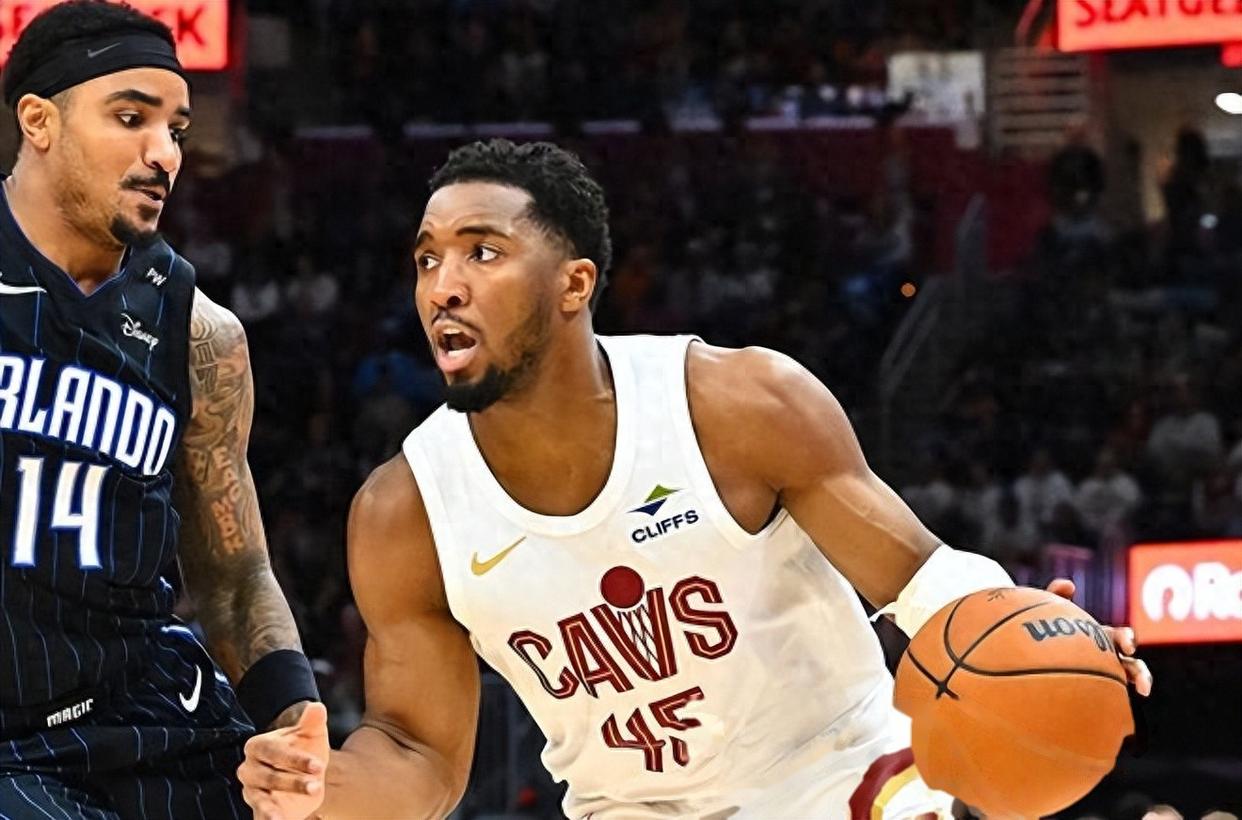 米切尔爆发新星,狂砍50分刷新纪录,老鹰球队迎来希望!